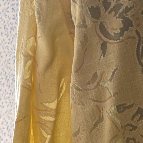 Ladies, quarter sleeve button blouse - Picture 8 of 8